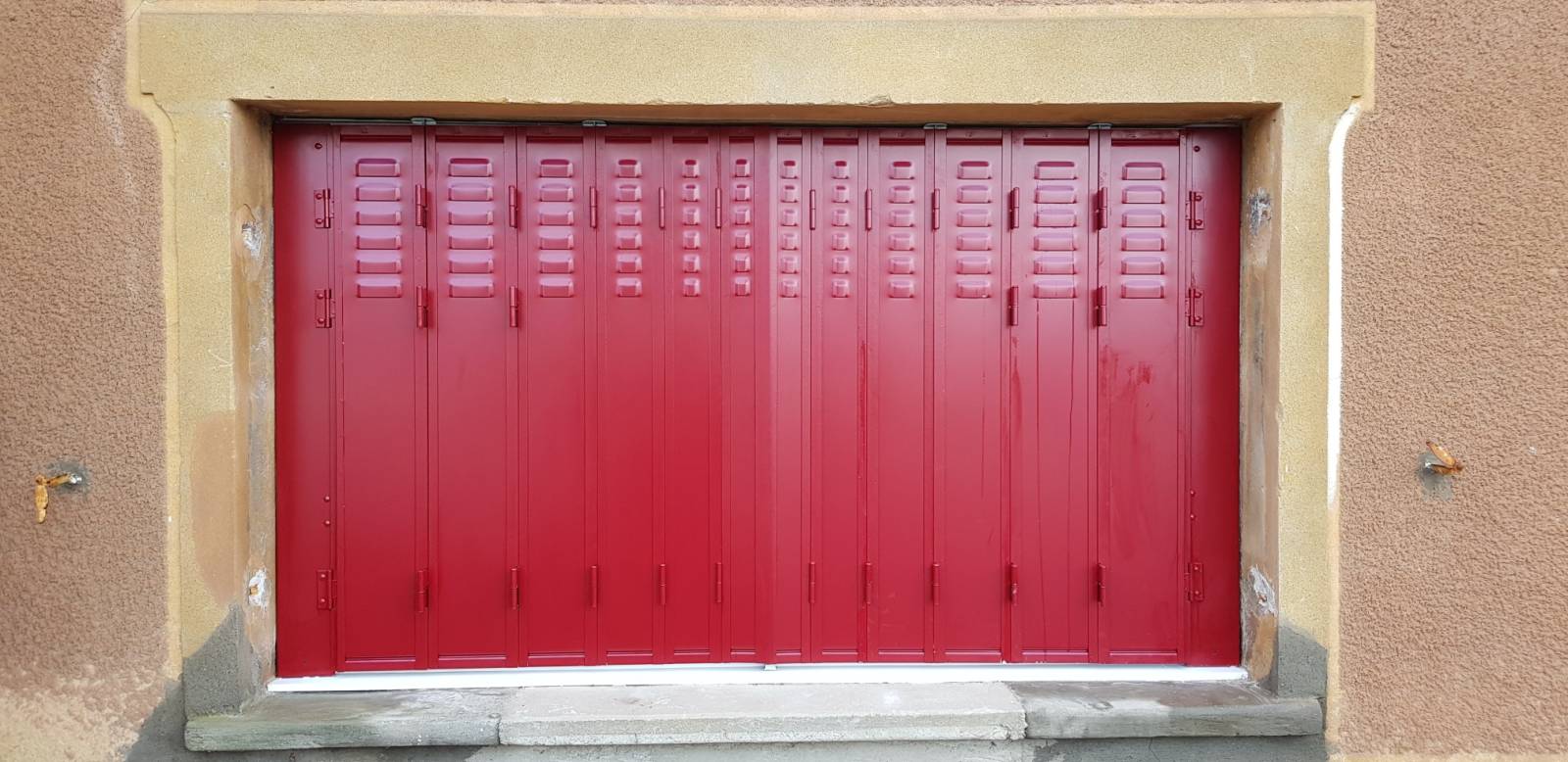 Installation de persiennes métalliques à Payrac