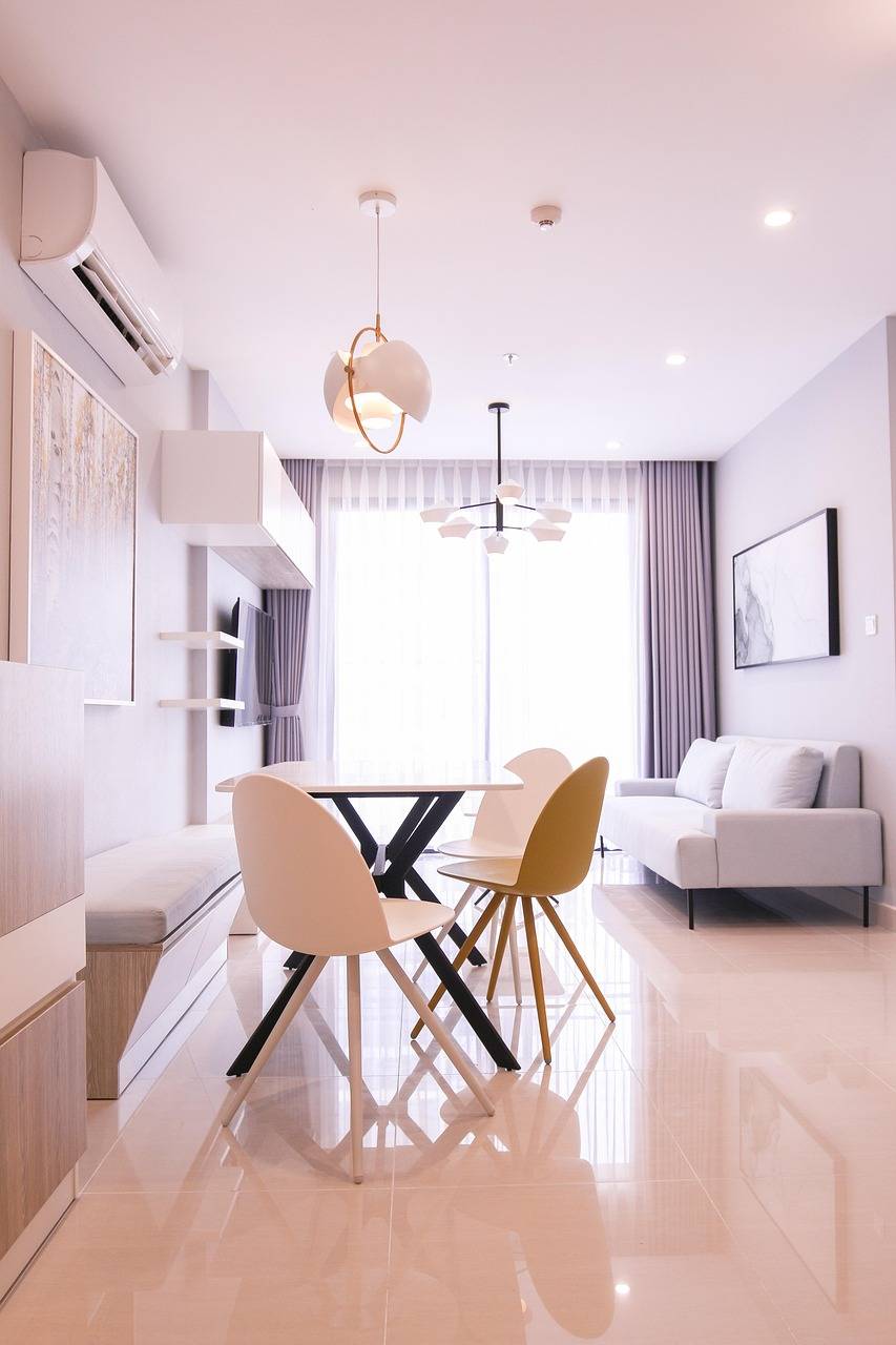 Installer une baie vitrée à galandage en aluminium avec vitrage phonique et store intégré dans un appartement situé vers Villefranche-de-Lauragais 31290 en Occitanie