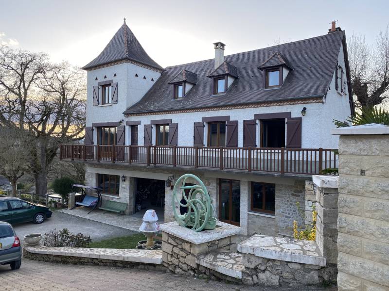 Rénovation globale en PVC en Dordogne (24) par un professionnel RGE dans la menuiserie ! 