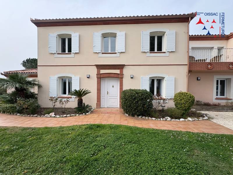 Remplacement de volets battants sur mesure en cintre surbaissé dans le Lauragais (31)