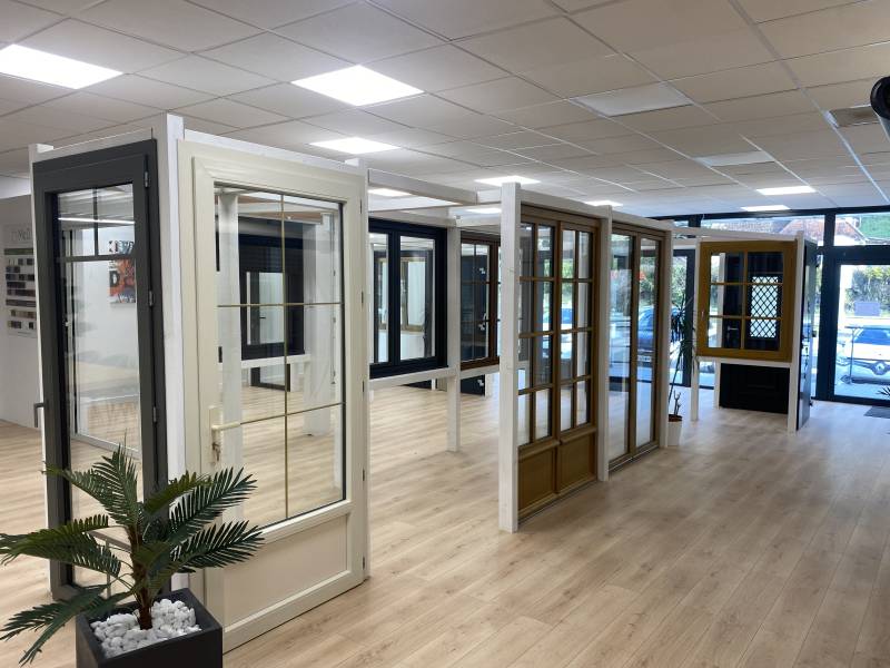 Showroom de menuiserie aluminium et baies vitrées à Sarlat et Gourdon 