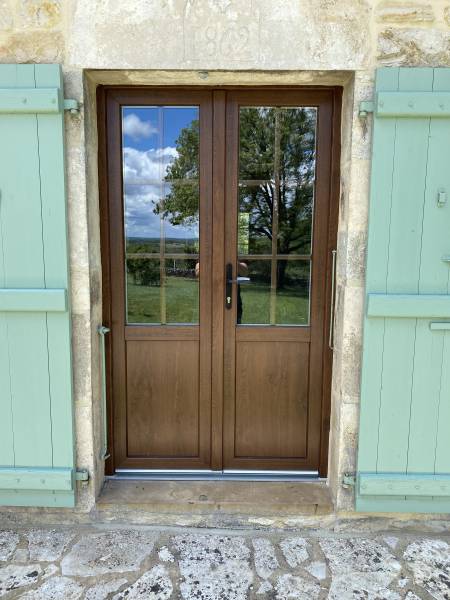 Entreprise professionnelle pour menuiseries PVC aspect bois à Lanzac (46) 