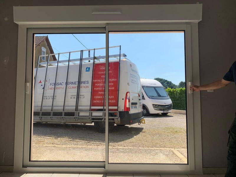 Menuisier pour la vente et l'installation de baie vitrée à Sarlat (24) en Dordogne