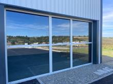Notre zone d'activité pour ce service Poser une porte-fenêtre sur-mesure en bois avec ouverture oscillo-battante et vitrage sécurité pour une rénovation près de