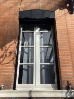 Notre zone d'activité pour ce service Rénover une fermeture de terrasse avec châssis fixe en aluminium et porte vitrée double vitrage à